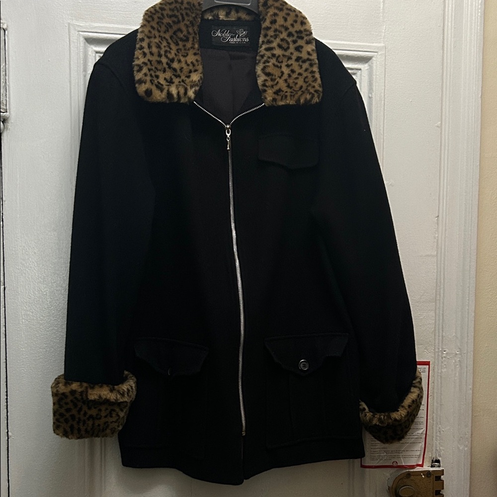 Vintage Black Jacket with Leopard collar